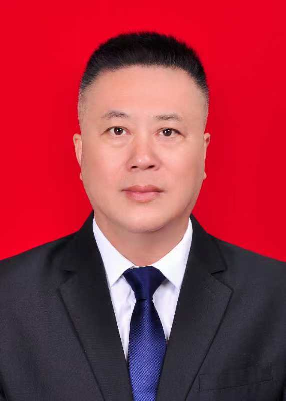 雷书记工作照.jpg